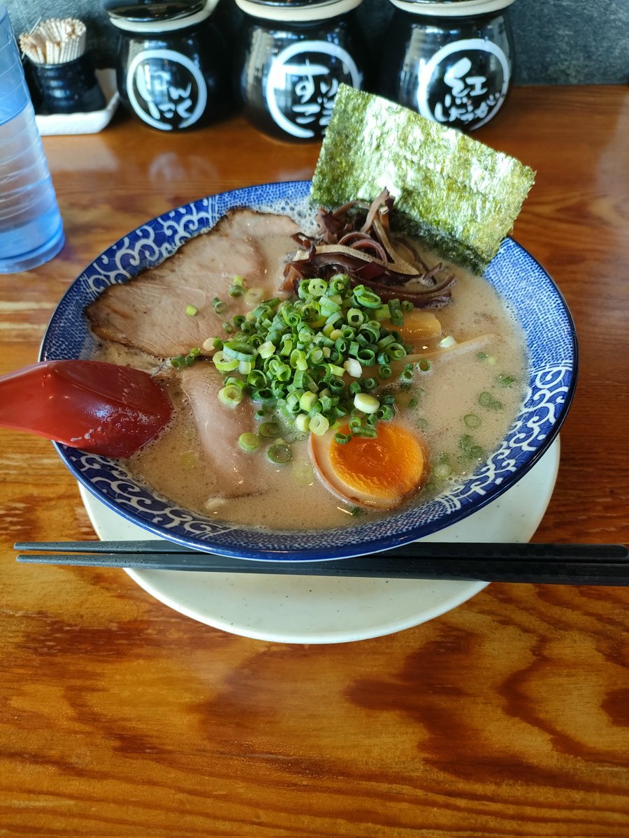 itocon12's tweet image. 博多ラーメン美味すぎ