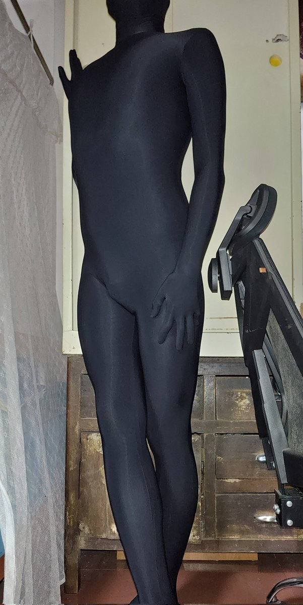 AroundightZero's tweet image. Zentai dreamer的夏日冰沙，双层黑色再加上打光很有那种油亮丝袜的感觉