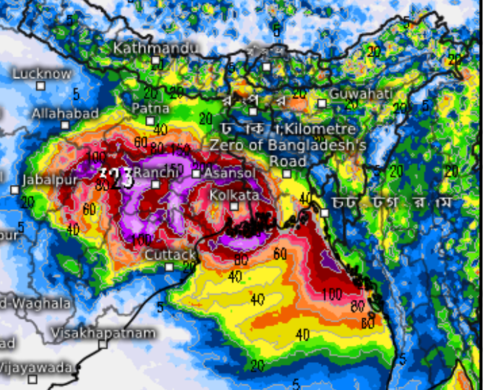 IndiaWeather13's tweet photo. 🌧️ Monsoon Alert 🌧️

Over the next 3 days, West Bengal, Jharkhand, parts of Odisha, East M.P, North Chattishgarh, and Bihar are set to experience very heavy rainfall due to a deep depression over the region. 🌧️

Kolkata is likely to receive moderate to heavy rains, so brace for wet conditions!

#Monsoon2024 #WeatherAlert #HeavyRain #Kolkata #WestBengal #Odisha #Bihar