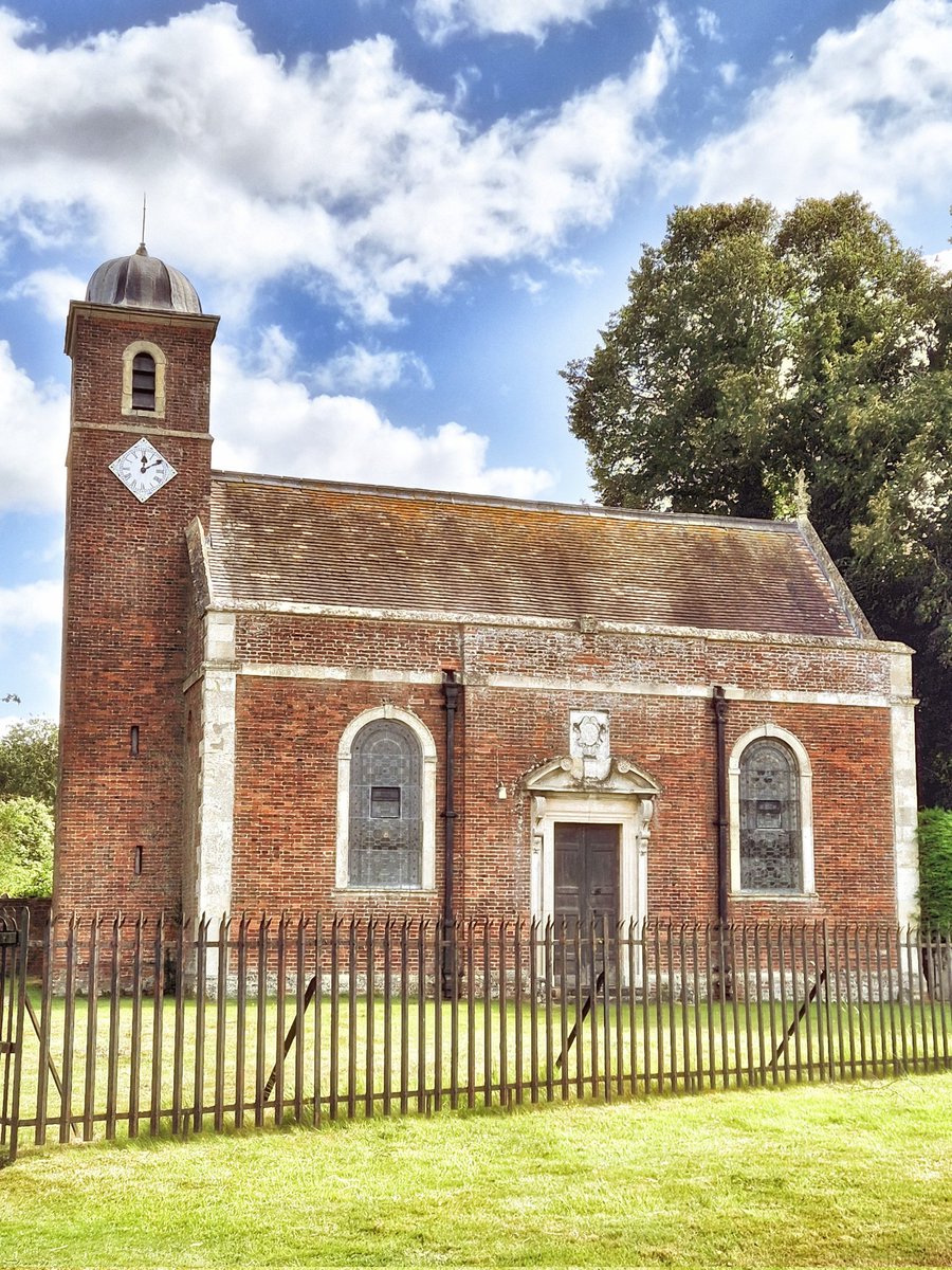 LucyTho55134197's tweet image. #SteepleSaturday St Andrew in Stainfield #Lincolnshire I read this was designed by Christopher Wren when he stayed at the estate #WeekKForKnowledge #AlphabetChallenge