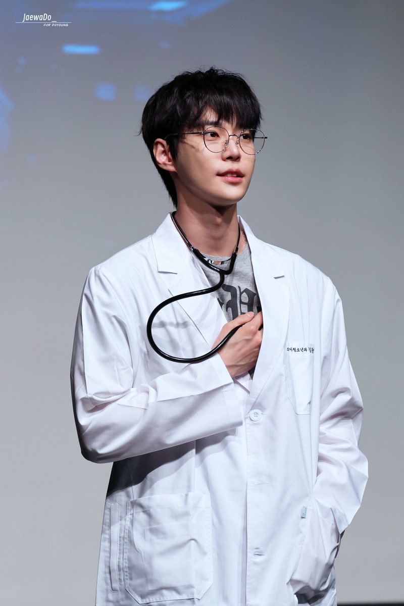 หมอก็ต้องมีแฟนเป็นหมอดิ หมอนี่