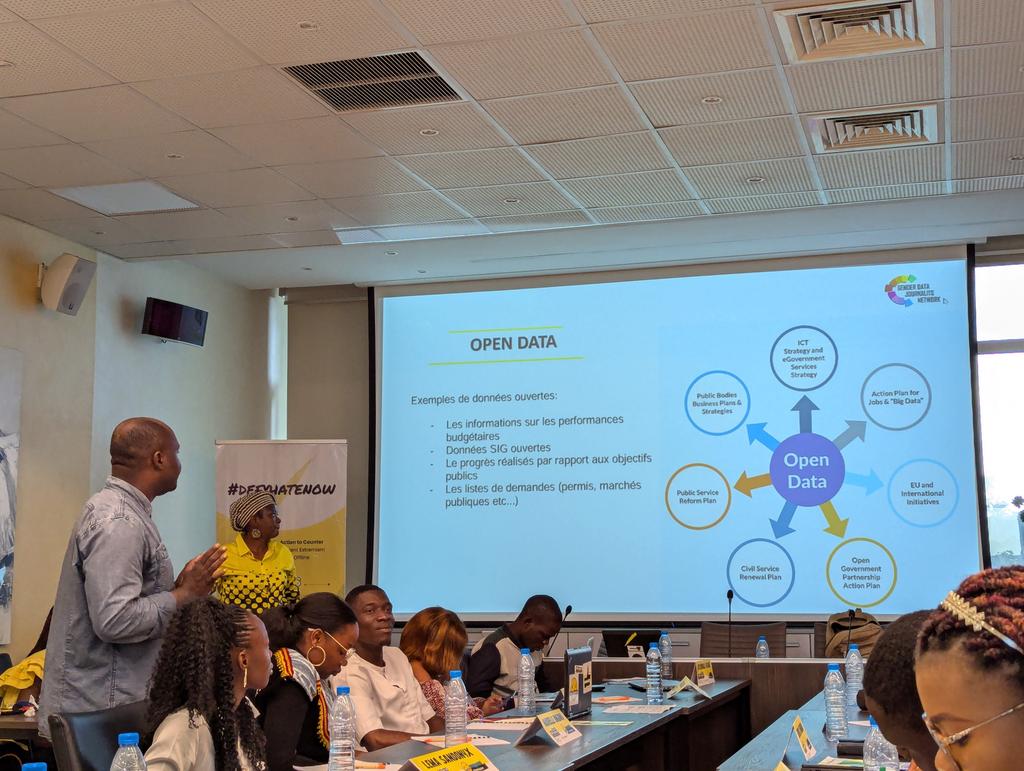 elatlarissa's tweet photo. Most important thing I grabbed during the second day of the Africa Factchecking Fellowship Cohort 10 with Defyhatenow_WCA is, You have an Important brand called YOU.
It has been an eminent experience so far.
#AFFCameroon #FactChecking
#ActionContreIntox #237Check #elatlarissa https://t.co/BthljezWMF