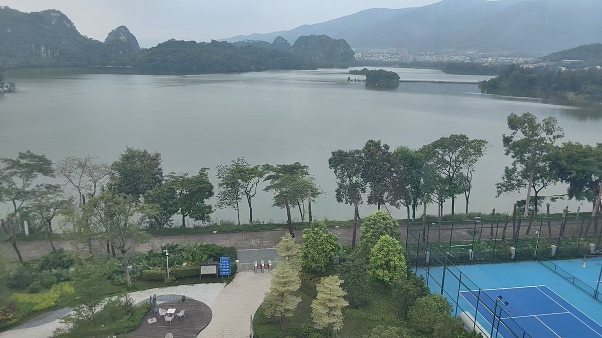 想不到最后一份中秋礼物，是我自己。 https://t.co/dHV2XgYMFt
