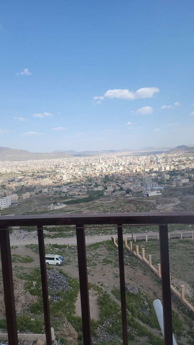 من يخزن معنا