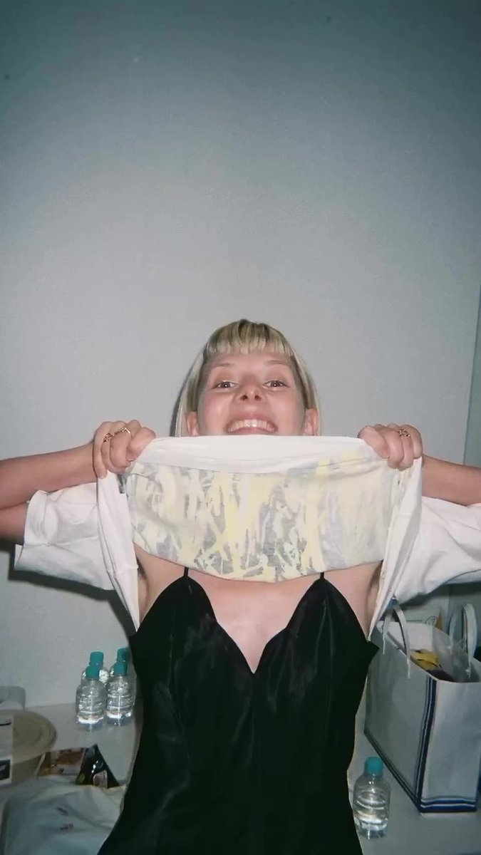 Amrothion's tweet image. Polaroid photos from @AURORAmusic&apos;s trip to Japan in August 2024. Posted by Yusa Film.  1/6