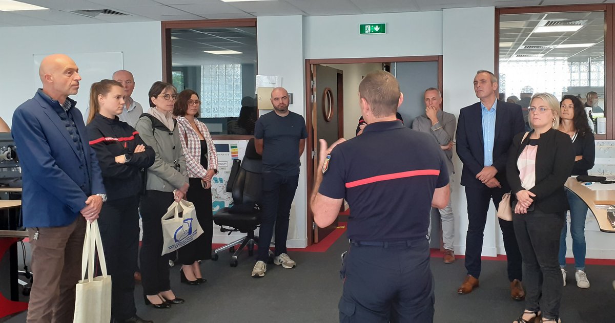 SDIS50's tweet photo. MERCI aux entreprises #Dataouest, #aptarstelmi, #MutameEtPlus, #LesJardinsDes3Sœurs et le #sdeau50 qui ont signé cette semaine avec le #sdis50, une convention permettant la mise à disposition de leurs salariés #sapeurspompiersvolontaires sur leur temps de travail. #Engagement https://t.co/EjjhO9DSu7