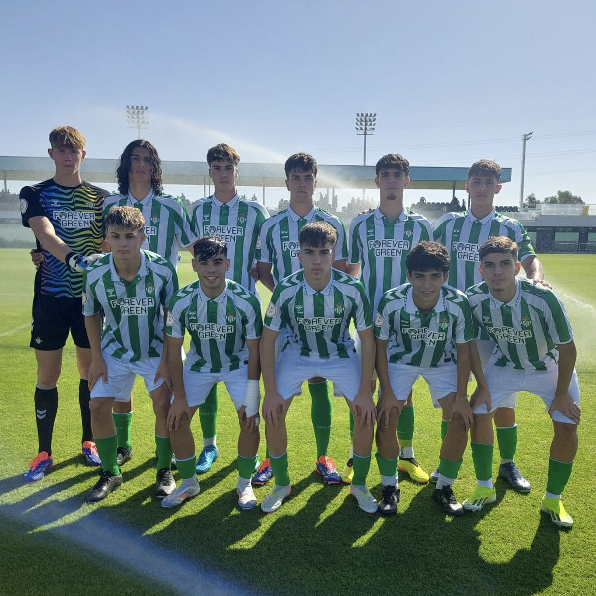 🏆 Liga Nacional Juvenil

3️⃣ #RBBjuvenilLN
1️⃣ CD Los Rosales

⚽️ Casti, Lidueña y Joselito

#CanteraBetis
