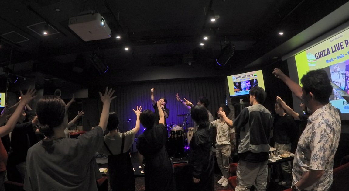 seishin_no2's tweet photo. 今日は久しぶりに銀座ライブでした。残暑のなかご来場頂いた皆様ありがとうございました!運営とステージ両方やってたのでバタバタしてましたが😄皆さんのおかげで良いライブになりました!またお会いしましょう!!
#MichaelKent 、#Bloomin’ https://t.co/ORrnznRdbi