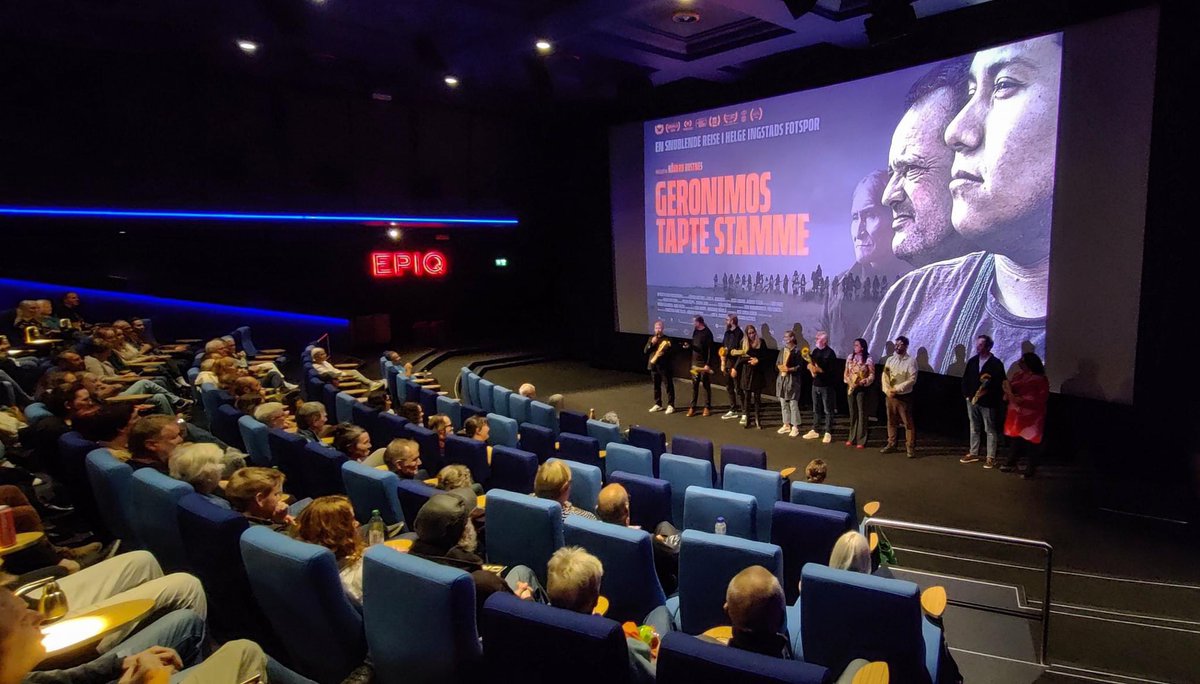 «Geronimos tapte stamme» førpremiere i #Bergen søndag og #Stavanger mandag! Med besøk av regissør Håvard Bustnes og Pius LaCroix-Garcia, tippoldebarn av #Geronimo. Snart #Ås #Drammen og #Oslo ‼️

På kino fra 20. sept! 

#kino #dokumentar #apache