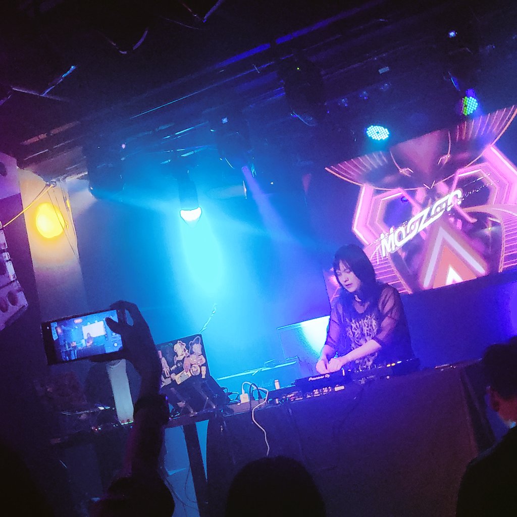 Earbreaker_SC's tweet photo. @maozon 
#HYPERNIGHT https://t.co/GcIpatu4SJ