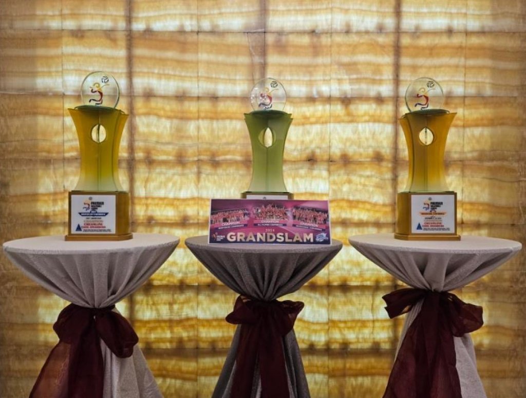 GRAND SLAM 🏆🏆🏆 

✓ PVL All Filipino Conference
✓ PVL Reinforced Conference
✓ PVL Invitational Conference

The Creamline Cool Smashers. And this  is HER-STORY 👑

📷 ania