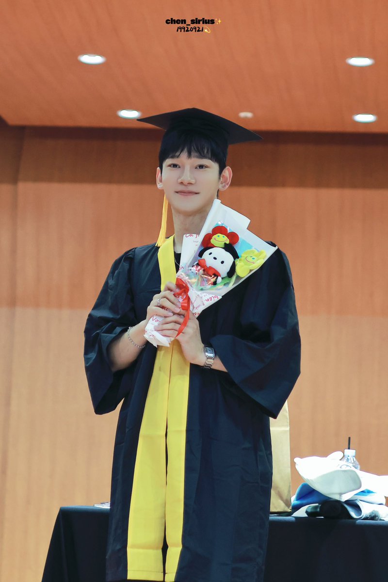 chen_sirius0921's tweet photo. 종대 생일월🎂
240720 CHEN 팬사인회

🧑‍🎓

 #첸 #CHEN #DOOR
#KIMJONGDAE #JONGDAE 
 #김종대 #종대 #종대야사랑해

@CHEN_INB100 https://t.co/JHzVWLOqkG