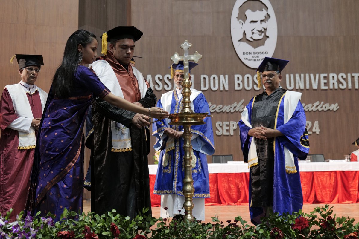 adbumedia's tweet photo. The Convocation commenced in the esteemed presence of the Chief Guest  Dr. Montukumar M. Patel, President , Pharmacy Council of India ,  Chancellor, Fr. Sebastian Mathew,  Vice Chancellor, Fr. Dr. Jose Palely and other dignitaries.
@DonBoscoUniv #convocation2024 https://t.co/tefo3QPCiv