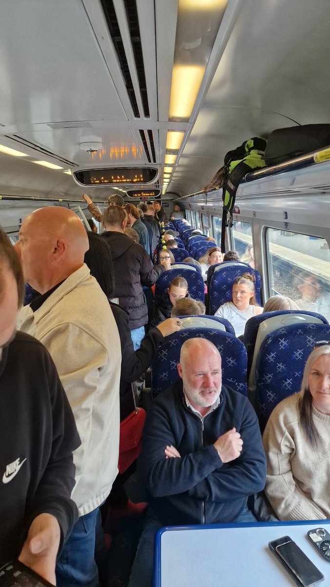 niallu's tweet photo. @scotrail still haven't got the message about lack of carriages on the Leven trains. Appalling overcrowded conditions and disgusting way to treat their customers. If @scotgov can't run a proper service hand it over to GB Railways ... https://t.co/0H9WcTiSpR
