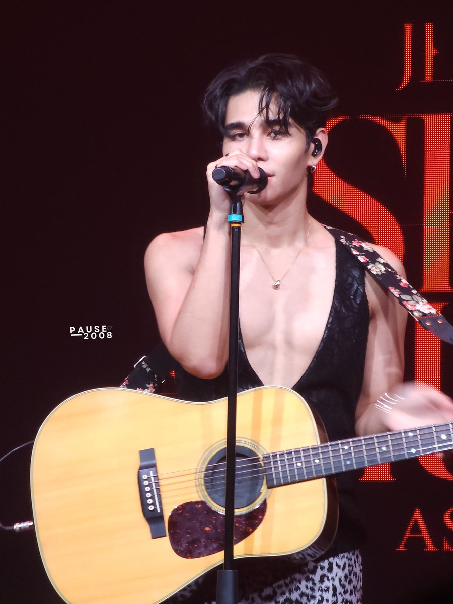 yingshoyy's tweet photo. งานสายตา งานแหวกลึก ไม่รุ้จะโฟกัสอะไรก่อนดี 😌

#JeffSaturSS8Kaohsiung
#JeffSatur https://t.co/PYIIWtkWD1