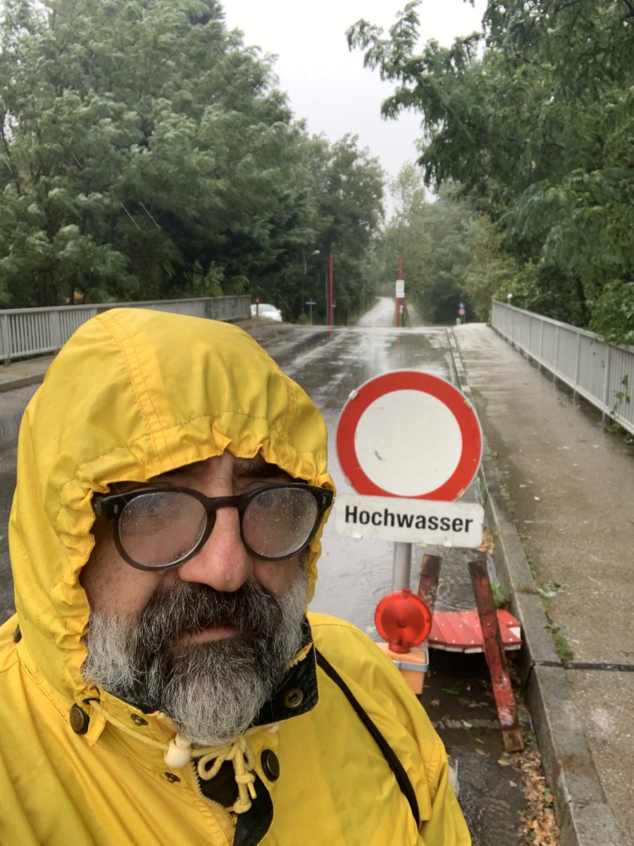 Auf zu unserem nächsten #Hochwasser. Dieses Mal leider deutlich höher. 
Die Wissenschaft sagt schon seit Jahrzehnten:  Eine wärmere Erde ist eine feuchtere. Aber warum der Wissenschaften glauben, wenn doch Cindy_54 auf Facebook schreibt, dass es auch schon früher geregnet hat.