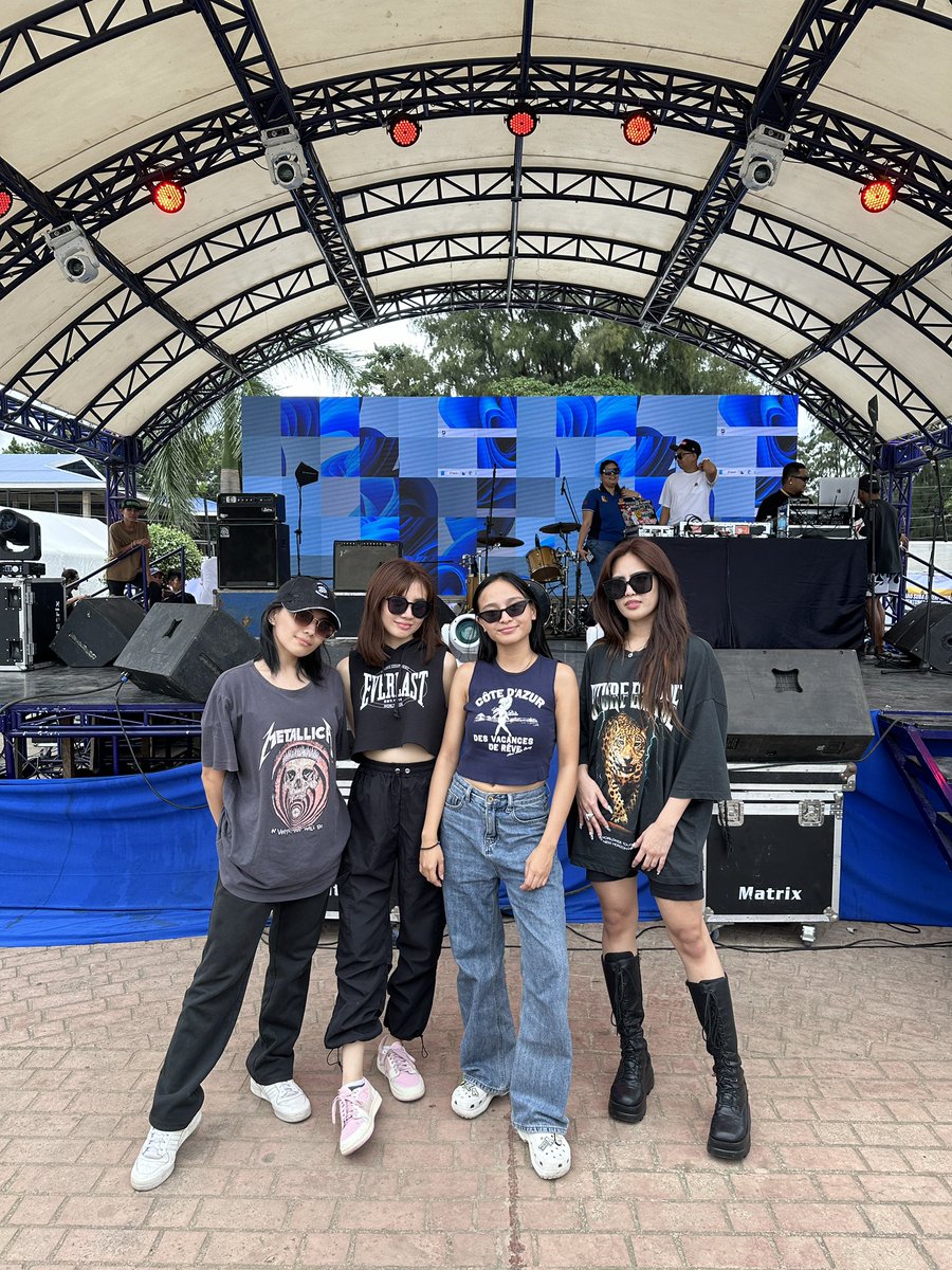 🛫 Straight to the venue for soundcheck 😎

Excited for you Cebuanos 🫰🏻🫶🏻

📍Danao, Cebu

#itsDIONE
#GinumanFest2024