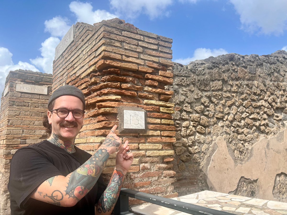 I’m on 🇮🇹 time so I’m a little late to the party but thank you everyone for taking the time to wish me a happy birthday! 🤌🏽❤️🙏🏼 
#virgo #friday #13 #birthday #thankful