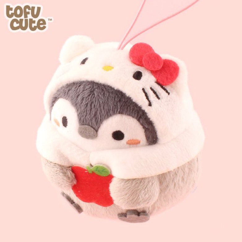 Tsuki! Ada yang mau ikut pamer koleksi plushnya? Kalau ini punya saya, imut sekali. 🥹