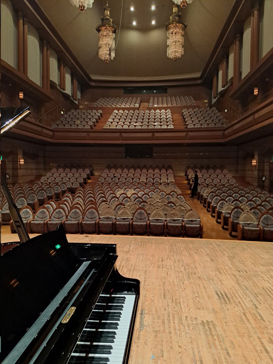 marixk's tweet photo. 今日は静岡音楽館AOIで、こちらのコンサートに出演します！開演前のこの風景、いつもワクワクします。#静岡音楽館AOI
#静岡の名手たち https://t.co/n1hfdImul4