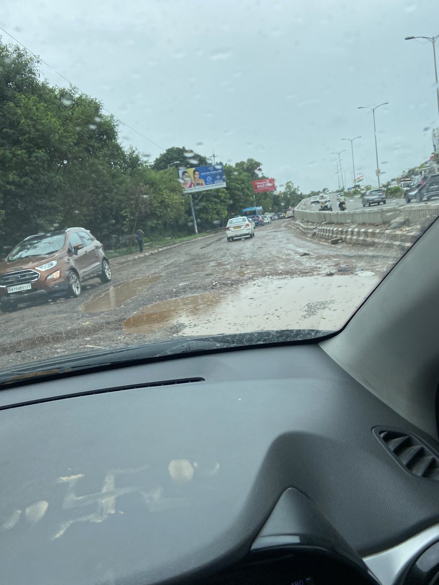 Aakash4572's tweet photo. @DelhiPwd @PMOIndia 
Whole road from Janakpuri to peeragadi is washed away in rains .
Facing travelling issues . https://t.co/wqEdyV13lR