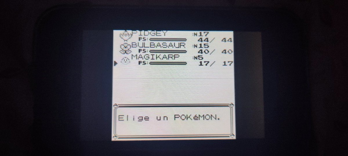 Laberintodeopin's tweet photo. Nunca falla, siempre compro el Magikarp. Pero está vez lo voy a utilizar en el equipo, no me suena haber usado nunca a Gyarados. Geodude también se viene conmigo #Pokemon #PokemonAzul #GBC #GBA #Nintendo #Gamefreak #gaming #Rpg #Retro https://t.co/MP3sCiks3E