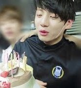 97901_sue's tweet image. 15살에 상경해서 17살에 데뷔해 온갖일 다 겪고 그래서 더 안쓰러웠을 정국이가 짠함 정국인 자신이 힘든 티도 안내는 애라고요 자꾸 단월드땐 가만있었냐 하는데 그건 회사가 방탄 방패삼아 이슈덮은 일이잖아요 아티스트 보호 1도 없는 개그지 같은 하이브가요