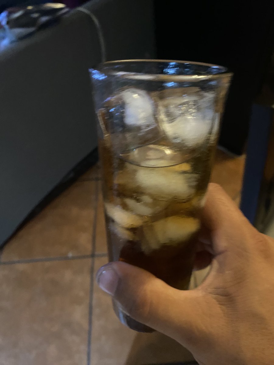 Saken las cubas 

#TultitlanForever 😎
#ViernesDeCubas
Jalan o se pandean