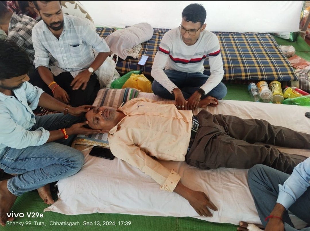 khairwar_suri's tweet photo. सत्य "परेशान" हो सकता लेकिन "पराजित" नही।
#CGSI_result जारी करो 
@vijaysharmacg @vishnudsai
@BJP4CGState छत्तीसगढ़ SI भर्ती परीक्षा...हाईकोर्ट ने खारिज की अपील:* CJ बोले-असफल परीक्षार्थी भर्ती निरस्त करने की अपील नहीं कर सकते; सिंगल बेंच का फैसला सही l https://t.co/6j3a8GybEQ