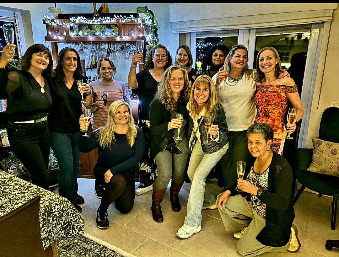 Pens toast our summer season 🥂🏏 Fab times 🦢