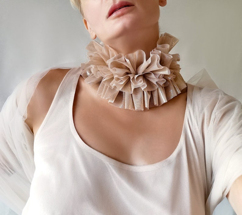 ElyseeartD's tweet image. Metallic Collar Tulle Neck Ruff in Glazed Nude Gold Collar Renaissance Costume
etsy.com/listing/179069…
#goldcollar #metallic #collarforwomen #goldtulle #queencollar #Clowncollar #glaze #golden #ruffcollar #necktiefashion #Sparkle