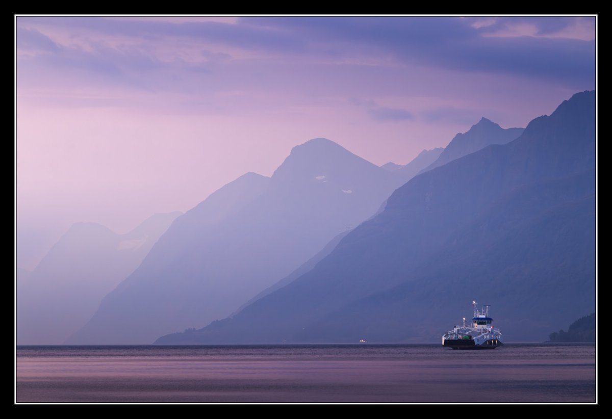 This is where I was about a week ago today, waiting for the 6:40am ferry from Solavågen to Festøya.