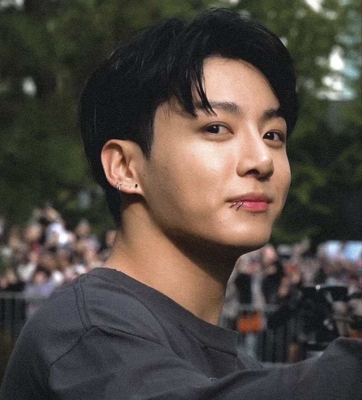 RT + REPLY 

WE LOVE YOU JUNGKOOK
FOREVER WITH JUNGKOOK