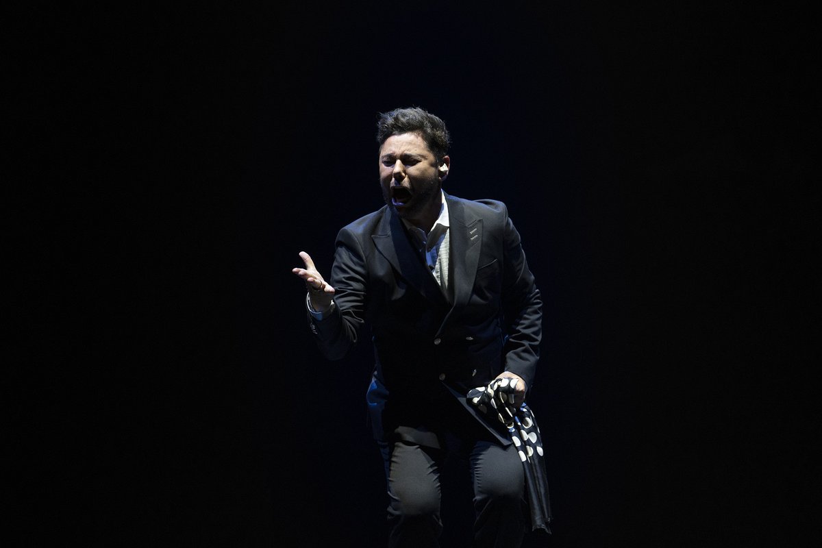 Bienal de Sevilla, día 2: Miguel Poveda vaivenesflamencos.com/5486/.html