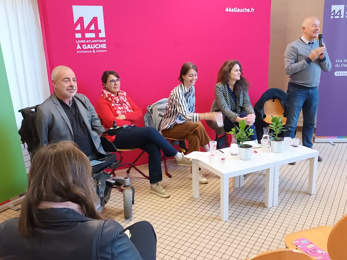 "Vivre-ensemble : anatomie d'une chute ?" au programme ce matin de <a href="/44aGauche/">Loire-Atlantique à Gauche</a> ac <a href="/EmilieAgnoux/">Agnoux Emilie</a> et <a href="/ManonRousselot1/">Manon Rousselot Pailley</a>.