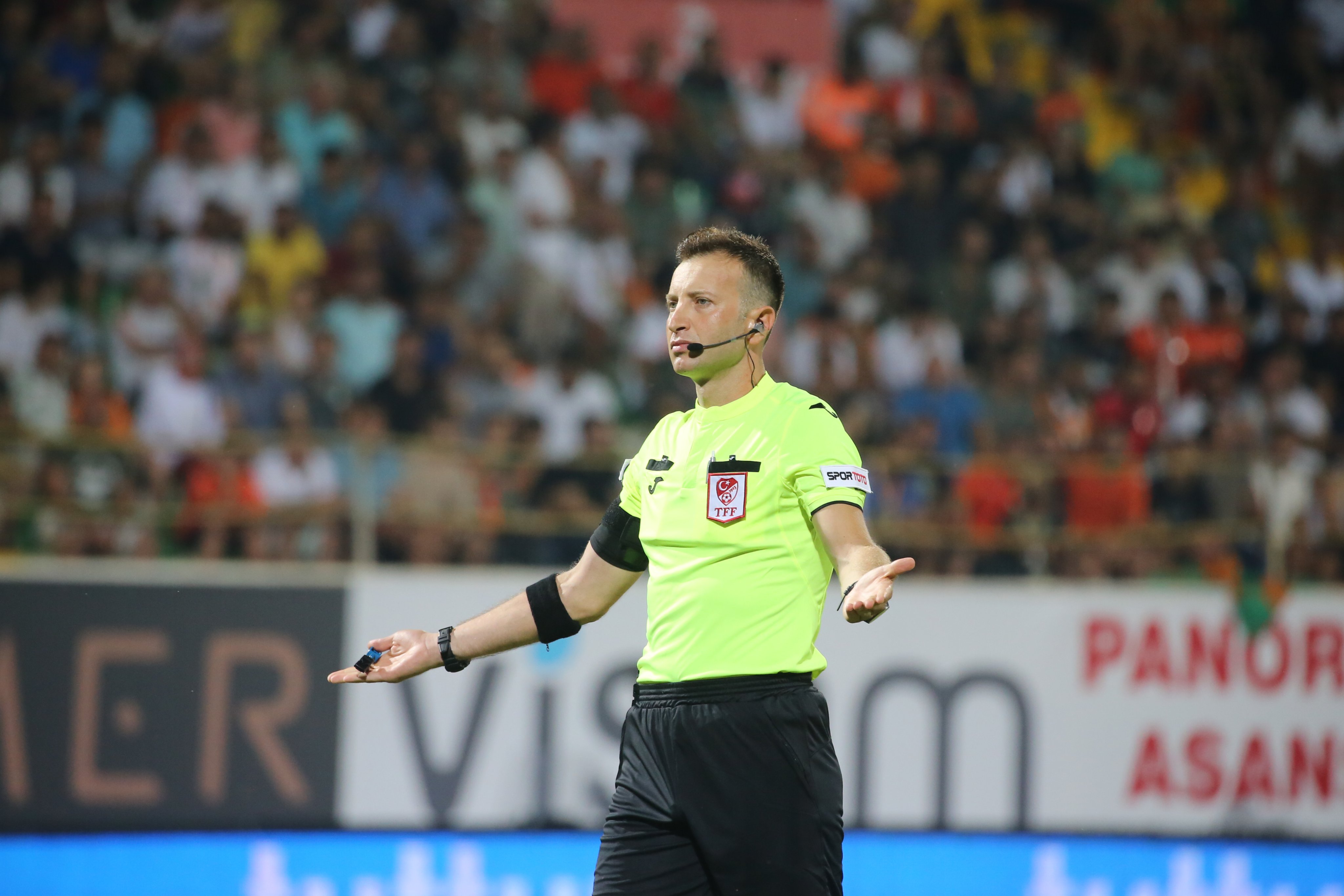 Sansürsüz Futbol on X: "🚨 İbrahim Seten: O hakemin ismi Yasin Kol! Kadın  memura hakaret ettiği için sabıka kaydı var. Yasin Kol, bu hafta  Antalyaspor - Adana Demirspor maçında düdük çalacak!  https://t.co/iZQZwy2HQi" /
