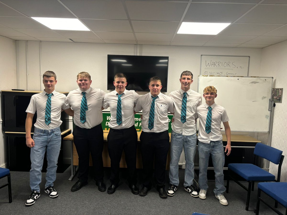 Congratulations to our Llan boys that contributed to an excellent victory versus Swansea East Schools last night for the <a href="/Bdsru15s/">Bridgend Schools U16s</a> squad in the Dewar Shield competition. Final score 62-8 👏🏻👏🏻👏🏻 Boys on fire 🔥 Also looking very smart with their Llangynwyd ties

#TîmLlan 🔵⚫️