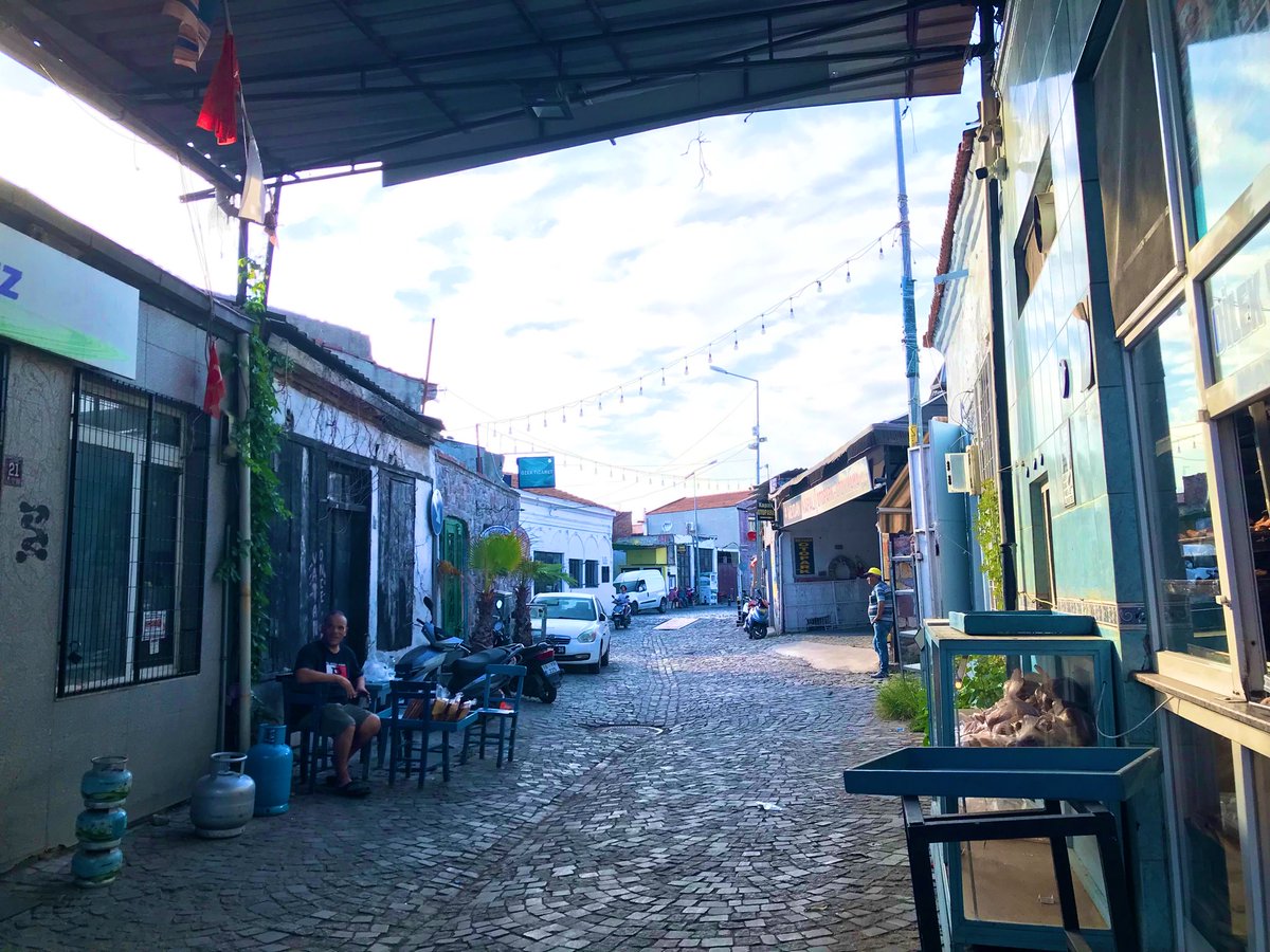 UK250463's tweet photo. Lonesome Man
#Sidestreets #Holiday #memories #Streetview #Streetphotography #Gรผnaydฤฑnlar https://t.co/TrSBdd8cjD