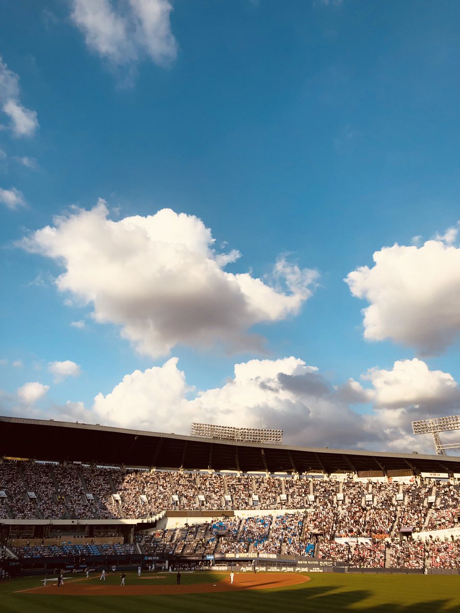 얘두롸 
하늘 너무 이쁘다