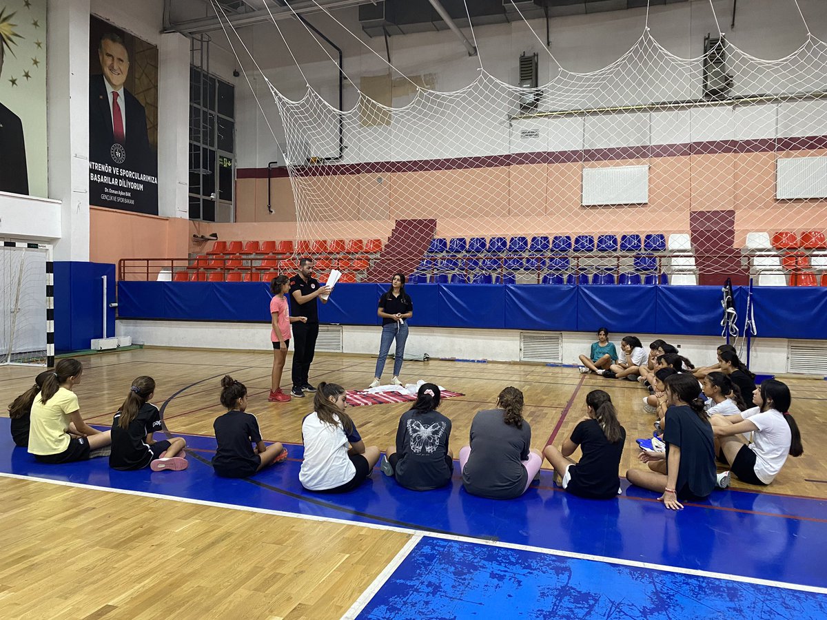 ‘İlk yardım ve Spor’ teması ile Dünya İlk Yardım Günü ilimizde kutlandı! 
<a href="/tcmeb/">Millî Eğitim Bakanlığı</a> <a href="/Yusuf__Tekin/">Yusuf Tekin</a> <a href="/omurfatih/">Ömür Fatih Karakullukçu</a> <a href="/ozkan_meb/">Özkan AVCI</a> <a href="/Tunceli_MEM/">Tunceli İl Millî Eğitim Müdürlüğü</a> <a href="/fethiates23/">Fethi ATEŞ 🟢🇹🇷</a> <a href="/cemalunal_/">C.ÜNAL</a>  <a href="/isgb62/">Tunceli MEM İSGB</a> 
#dünyailkyardimgünü #çocuklarımızokullardagüvende