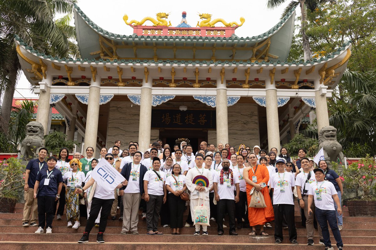 KAICIID's tweet photo. Day 2 of #DialogueCitiesSEA, powered by KAICIID, was a deep dive into the power of #interreligious and #intercultural dialogue to foster collaboration across cities in #SoutheastAsia!
🌟 The morning sessions sparked insightful discussions on three big themes: women, youth, and innovation - all driving forces behind building more inclusive cities. 💡
🌿 In the afternoon, participants explored local #cultural and #religious sites, gaining inspiration from the vibrant community in Davao. They wrapped up the day at Ateneo de Davao University, exchanging ideas with students on the pressing challenges and opportunities facing today’s youth in diverse communities. 🌍
#DialogueCitiesSEA #UrbanCohesion #InterreligiousDialogue #InclusiveCities #Peacebuilding #Asia #SouthEastAsia #WomenInLeadership #Empowerment #DialogueForPeace