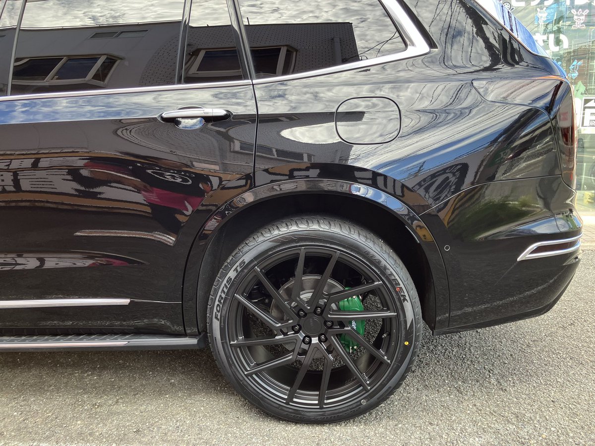 キャデラックXT6にT&T Forged 22インチ！！ 新品でも設定が少なく
