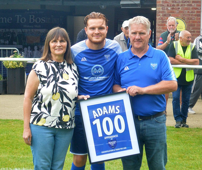 There are milestones galore at the moment for Boston Town!
<a href="/Liam_Adams11/">Liam Adams</a> received a commemorative shirt at our last home game to mark 1⃣0⃣0⃣ appearances for the club
Many thanks to <a href="/Joshuahallam707/">Joshua Hallam</a> for the photo 👏