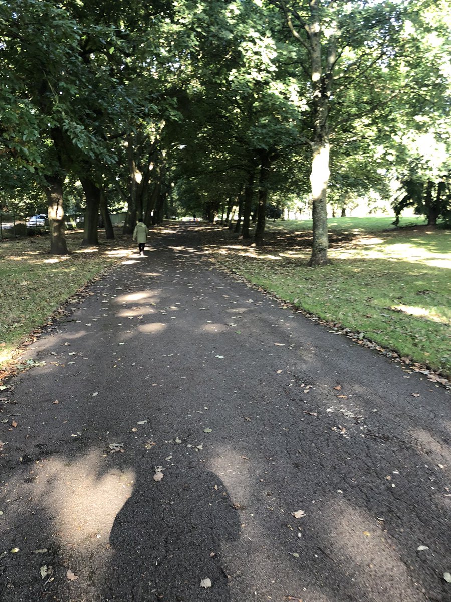 SamABaxter's tweet image. An early start for me to venture down to East Park parkrun in Wolverhampton. Pancake flat, apart from one minor bump, and the sun was out. Volunteers were amazing as ever 👍 #ukrunchat