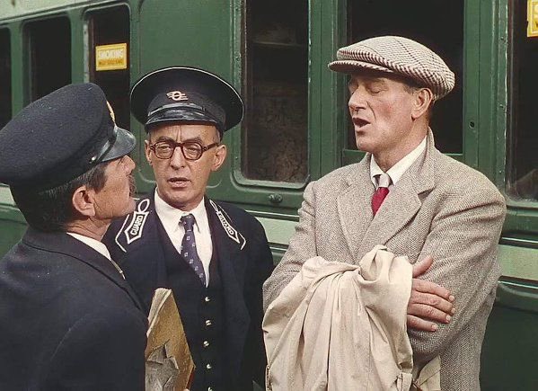 “¿Ve usted ese camino de ahí?, pues olvidese de él, no le sirve para nada.”

Diálogos Fordianos.
#fordianos