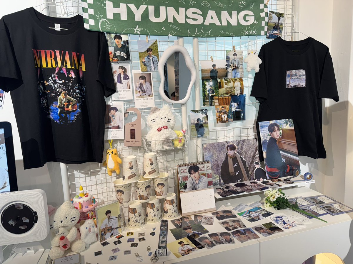 good_phenomenon's tweet photo. 최고로 좋은 날 = 현상이 생일

생카도 너무 예쁘게 정성스럽고 예쁘게 
꾸며놓으셔서  너무 좋았어요!

첫 차 타구 가서 선착특전 받을 수 있어서 더 좋았다
(*˙︶˙*)☆*° 

#a_room_with_memories
#현상이의_추억을_담아
#하현상 #Hahyunsang https://t.co/8sW5v1AkzG