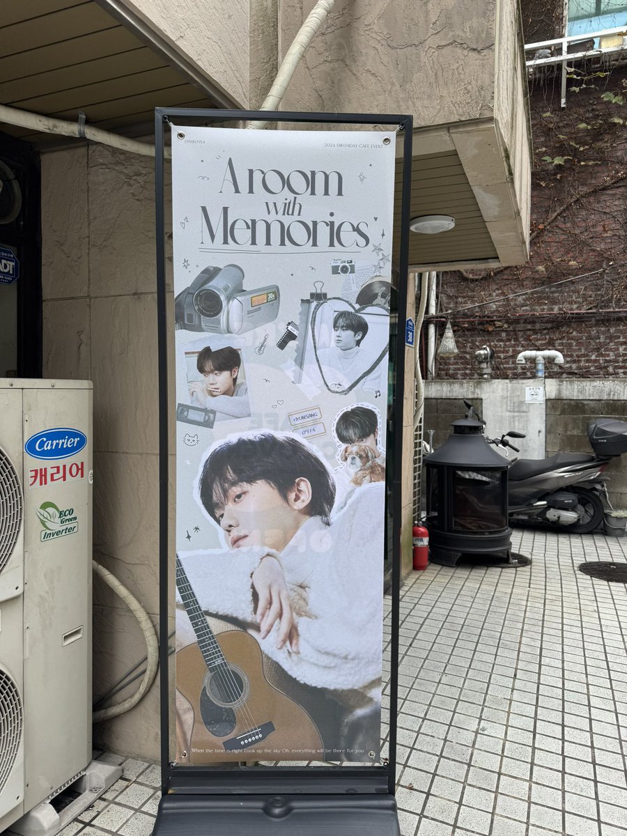 good_phenomenon's tweet photo. 최고로 좋은 날 = 현상이 생일

생카도 너무 예쁘게 정성스럽고 예쁘게 
꾸며놓으셔서  너무 좋았어요!

첫 차 타구 가서 선착특전 받을 수 있어서 더 좋았다
(*˙︶˙*)☆*° 

#a_room_with_memories
#현상이의_추억을_담아
#하현상 #Hahyunsang https://t.co/8sW5v1AkzG