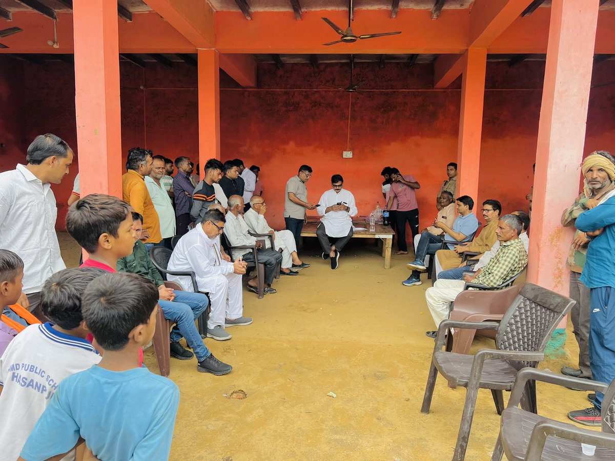 DhirendraGBN's tweet photo. सदस्यता अभियान- 2024
बूथ संख्या-256 ग्राम कानपुर। #MLAJewar
#JewarAssembly https://t.co/AocT6xH7bI