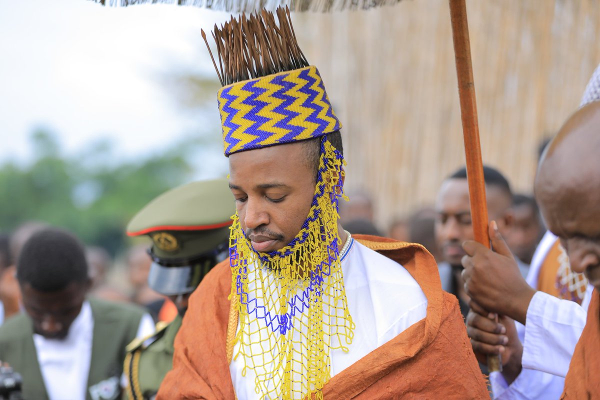 TheBellUg's tweet photo. If you are well familiar with the affairs of cultural institutions in Uganda, tell us what you know about Omukoro gw'okujwara Ekondo in @ObukamaBwaTooro.
#BTUpdates
#EmpangoYa29
📷 Tooro Kingdom. https://t.co/wS28ePrPu2