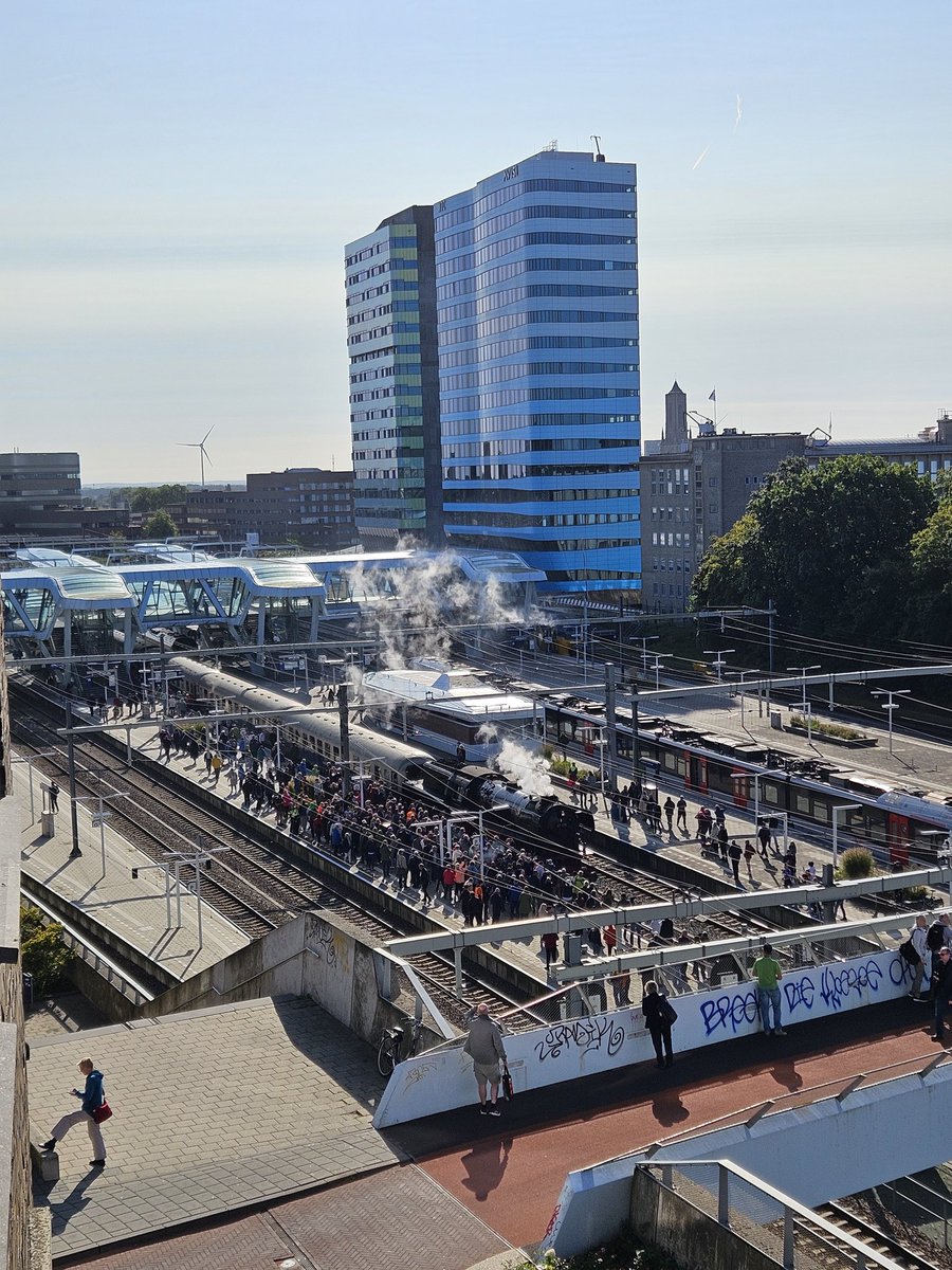 JelleVitesse's tweet photo. Mooi schouwspel weer! #Arnhem #Stoom https://t.co/F1JZxMPQyS